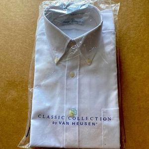 Van Heusen dress shirt. Size 14 1/2 neck. 32/33 waist